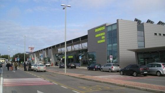 Immagine di sfondo della pagina DAT, voli su Brindisi da Catania e Palermo