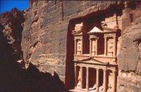 Immagine di sfondo della pagina Apre il Seven Wonders Hotel a Petra