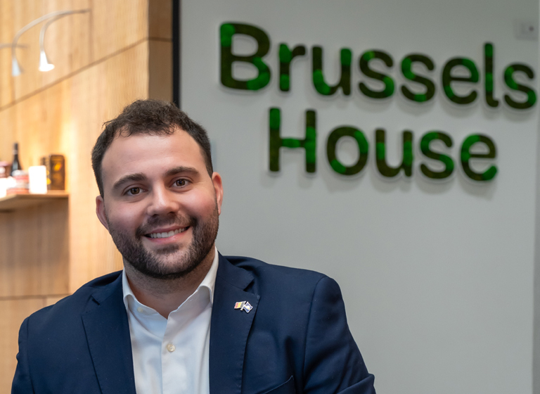 Immagine hub.brussels affianca il debutto in Italia di Kiklegal
