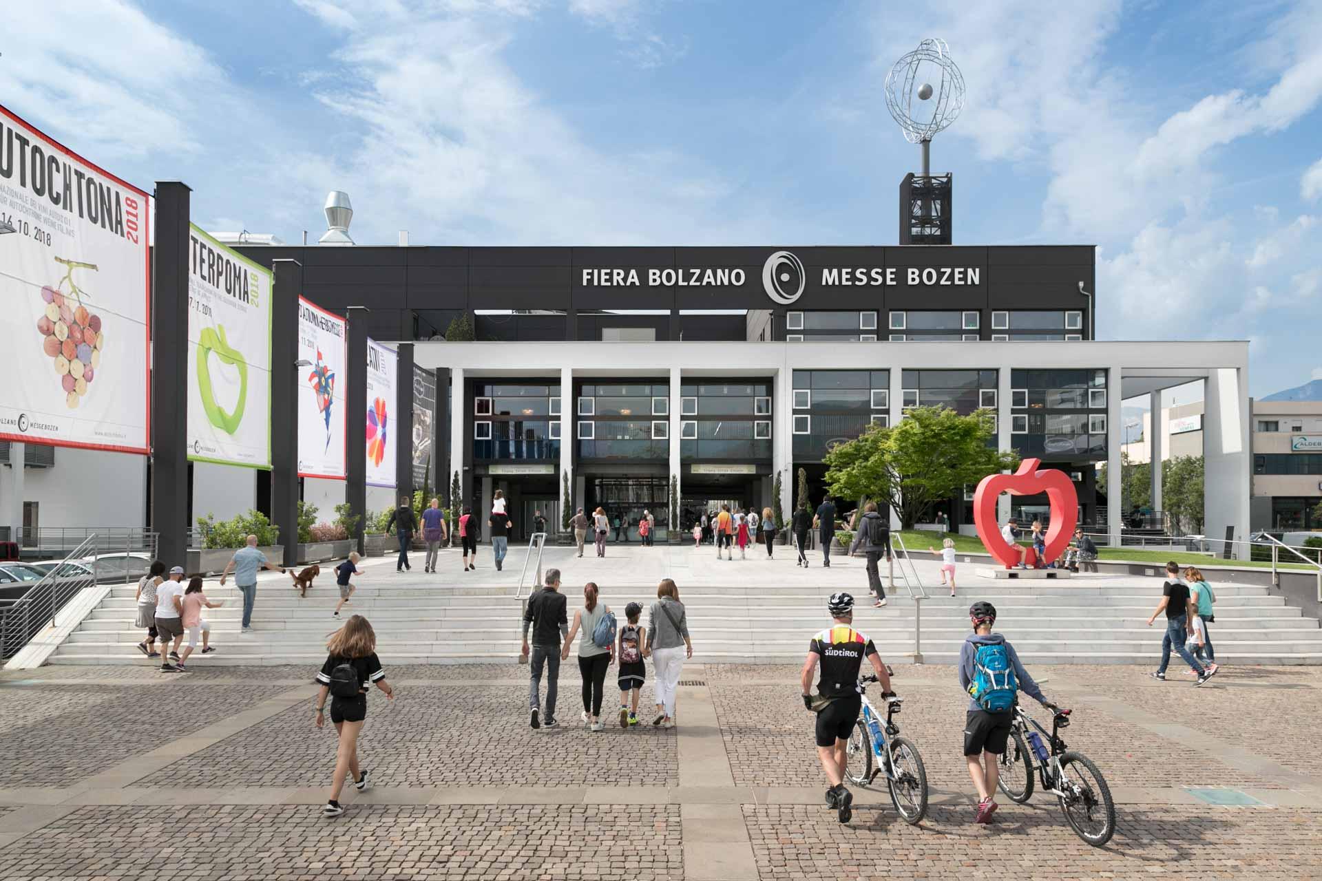 Immagine di sfondo della pagina A Bolzano ritorna Hotel 2020