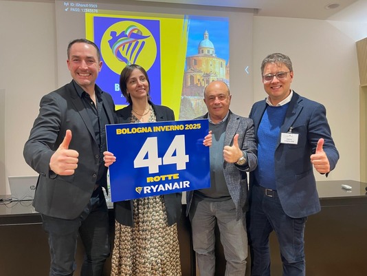 Immagine Ryanair presenta la winter 2025 su Bologna: 44 rotte, 11 aerei basati e 6 milioni di passeggeri l’anno