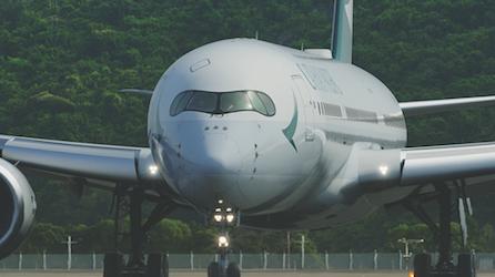 Immagine di sfondo della pagina Feeder da Roma Fiumicino con Cathay Pacific