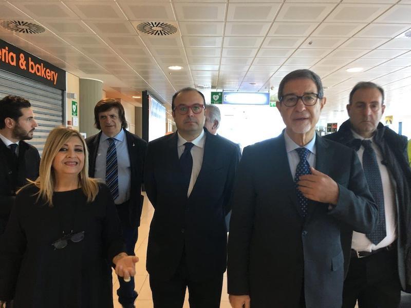 Immagine di sfondo della pagina Aeroporto Trapani: incontro tra Musumeci ed Airgest