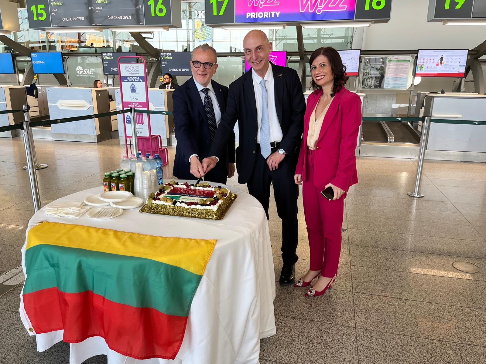 Immagine di sfondo della pagina Wizz Air inaugura la nuova rotta Catania-Vilnius