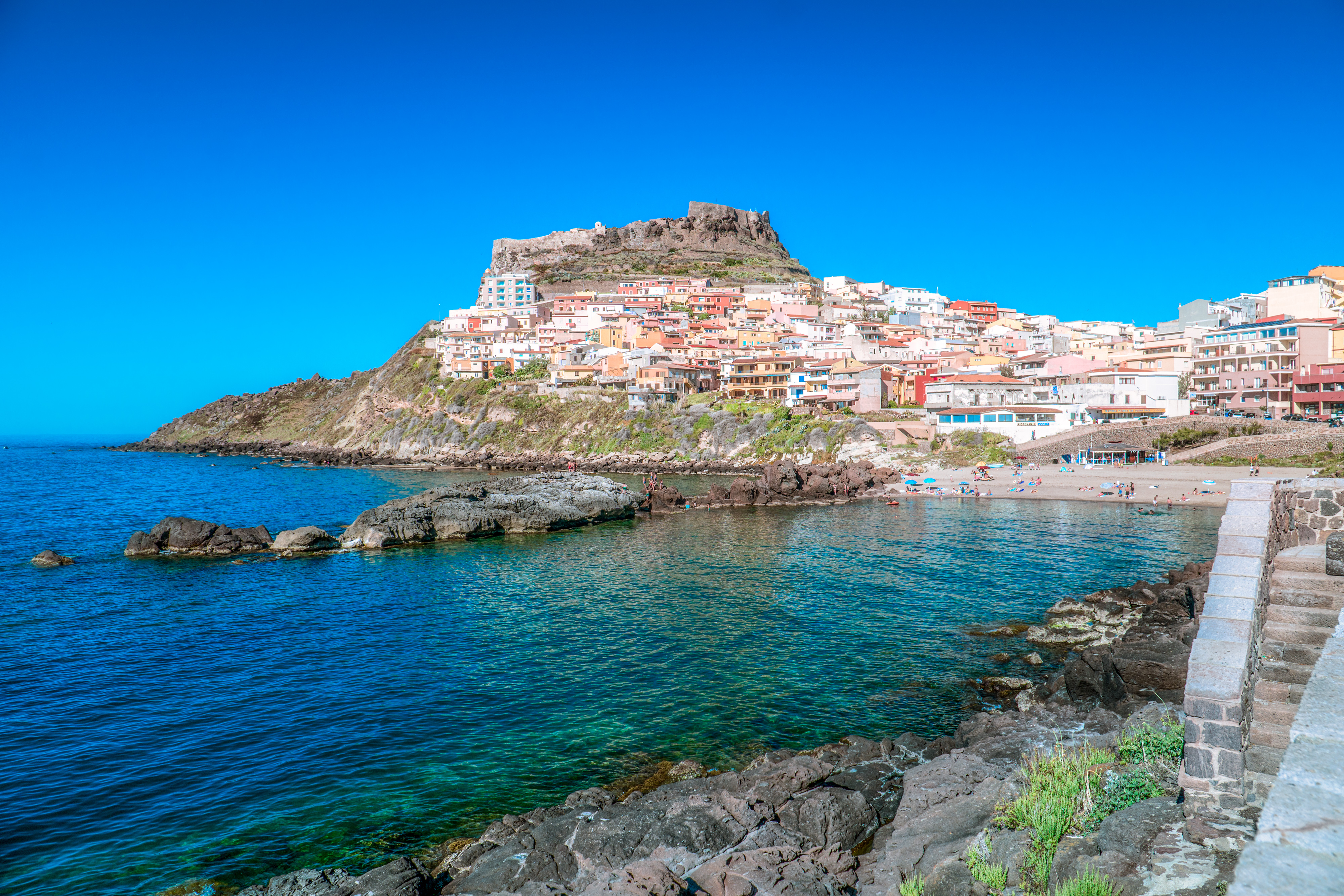 Immagine di sfondo della pagina Delphina Hotels & Resorts assume in Sardegna: posizioni aperte e come candidarsi