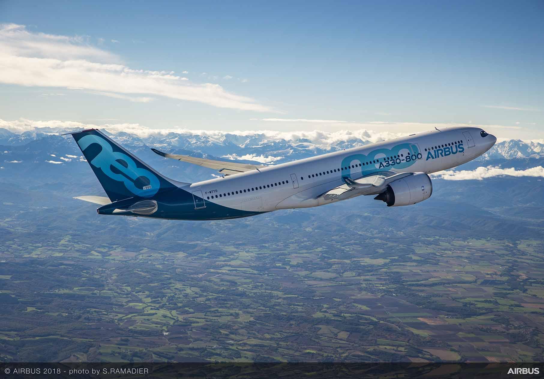 Immagine di sfondo della pagina Il nuovo Airbus A330-800 compie il primo volo