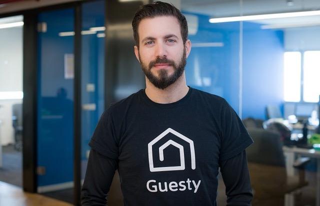 Immagine di sfondo della pagina Il debutto italiano di Guesty