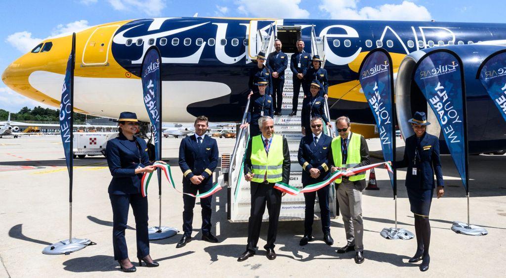 Immagine di sfondo della pagina Un nuovo Airbus 330-200 per Luke Air