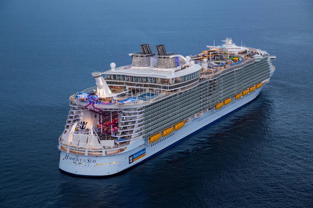 Immagine di sfondo della pagina Royal Caribbean: arricchisce le esperienze a bordo di Ovation, Harmony e Liberty of the Seas