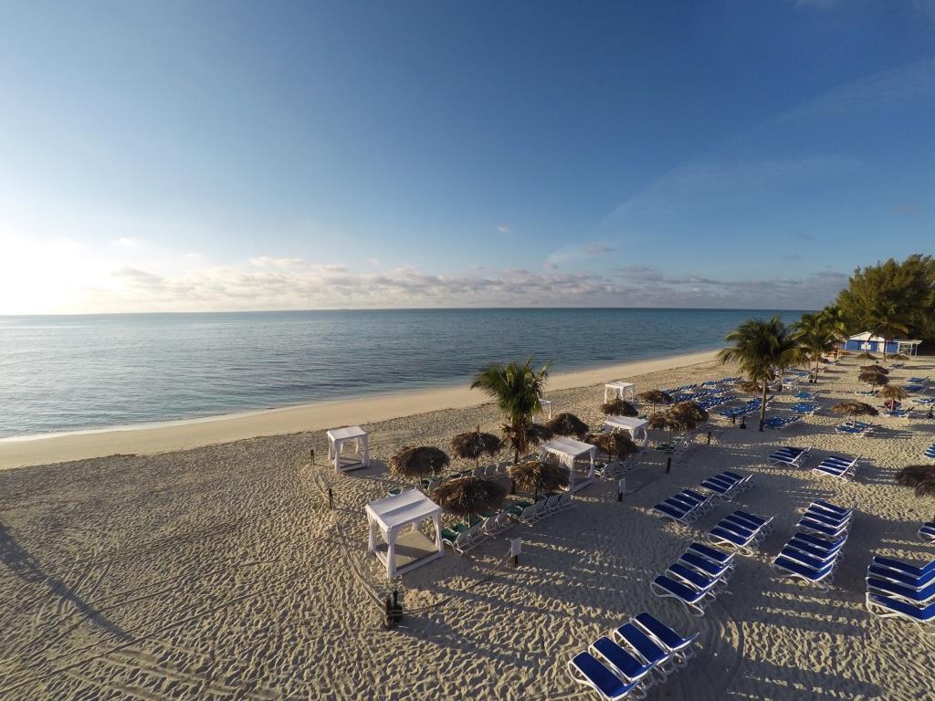 Immagine di sfondo della pagina Bravo Club, partnership con Viva Wyndham Resorts 