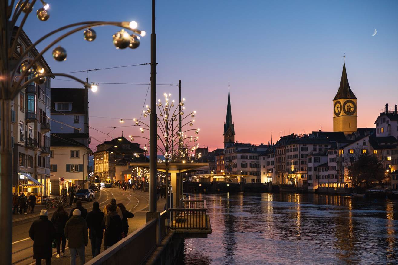 Immagine di sfondo della pagina Zurigo: un Natale magico tra tradizione e innovazione