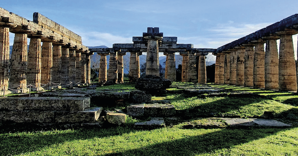 Immagine di sfondo della pagina BMTA 2024:  la XXVI Edizione della Borsa Mediterranea del Turismo Archeologico a Paestum