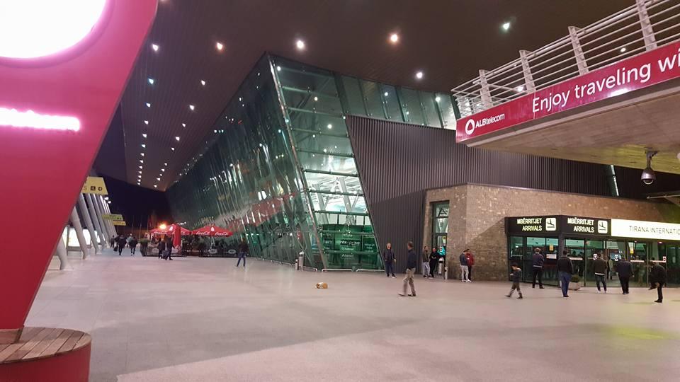 Immagine di sfondo della pagina Tirana, tutti i progetti dell'aeroporto 
