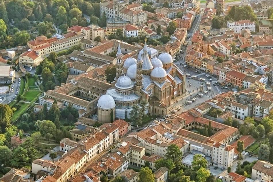 Immagine di sfondo della pagina Riparte il programma Eden Village in Tour