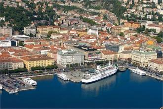 Immagine di sfondo della pagina La Croazia a Roma  invita alle vacanze. E Blu Express avvicina la destinazione