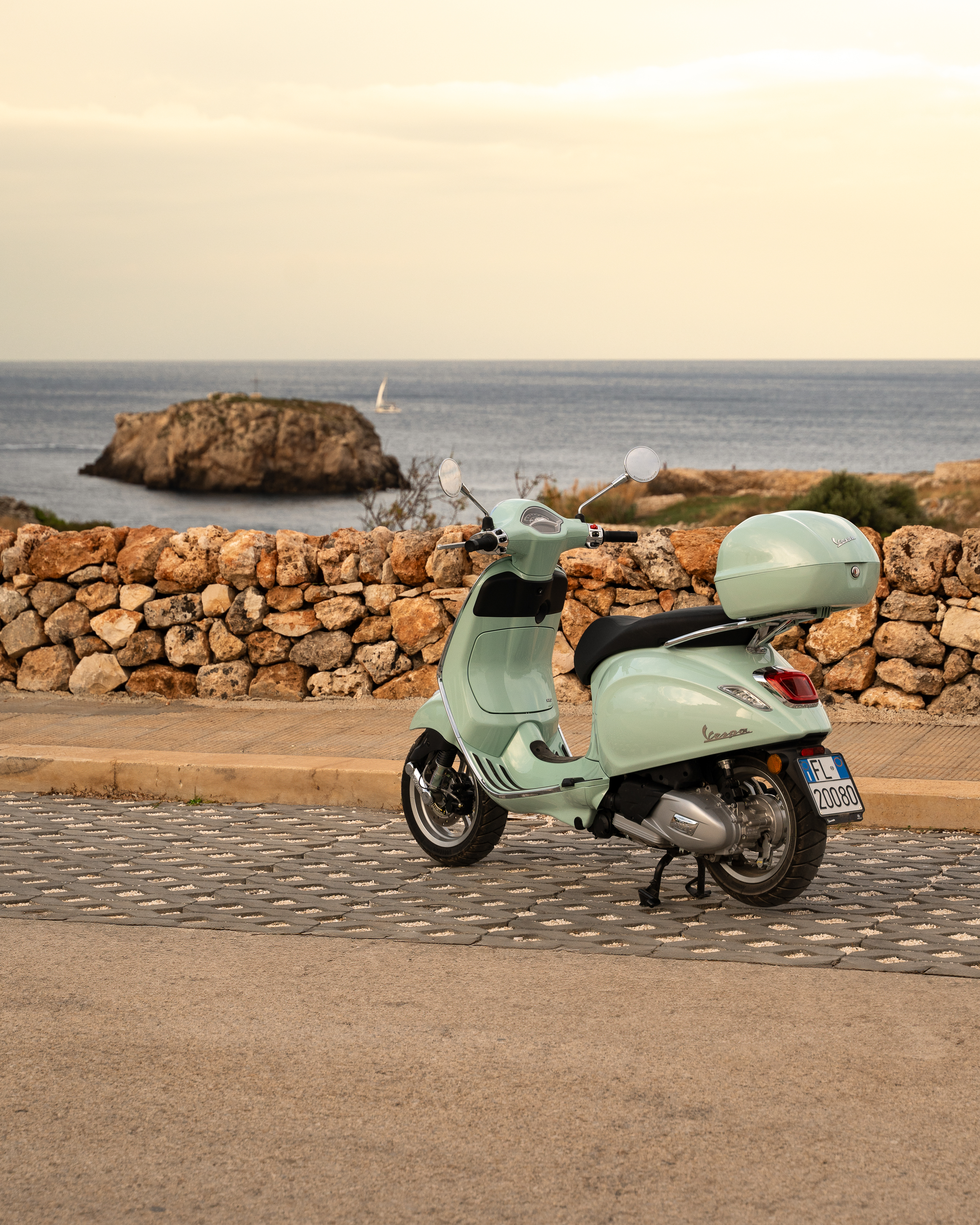 Immagine di sfondo della pagina Vespa Escape Puglia: alla scoperta della Puglia autentica su due ruote