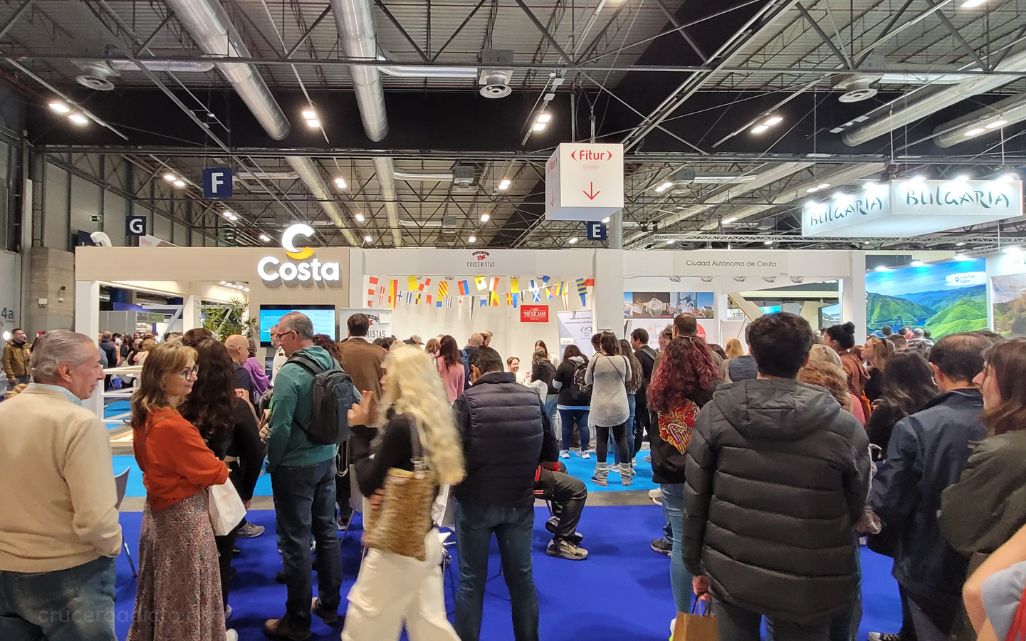 Immagine di sfondo della pagina FITUR Cruises 2025: riflettori sul mercato crocieristico
