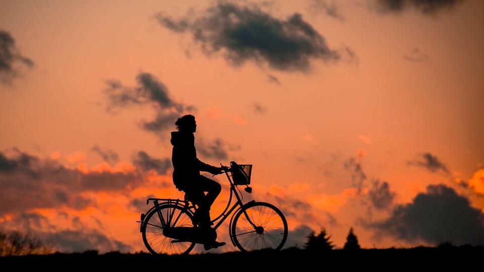 Immagine di sfondo della pagina Enit e i big del ciclismo all'Adriatica Ionica 2021
