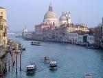 Immagine di sfondo della pagina  Venezia, Cacciari: “ Il vero problema non è l’acqua alta”