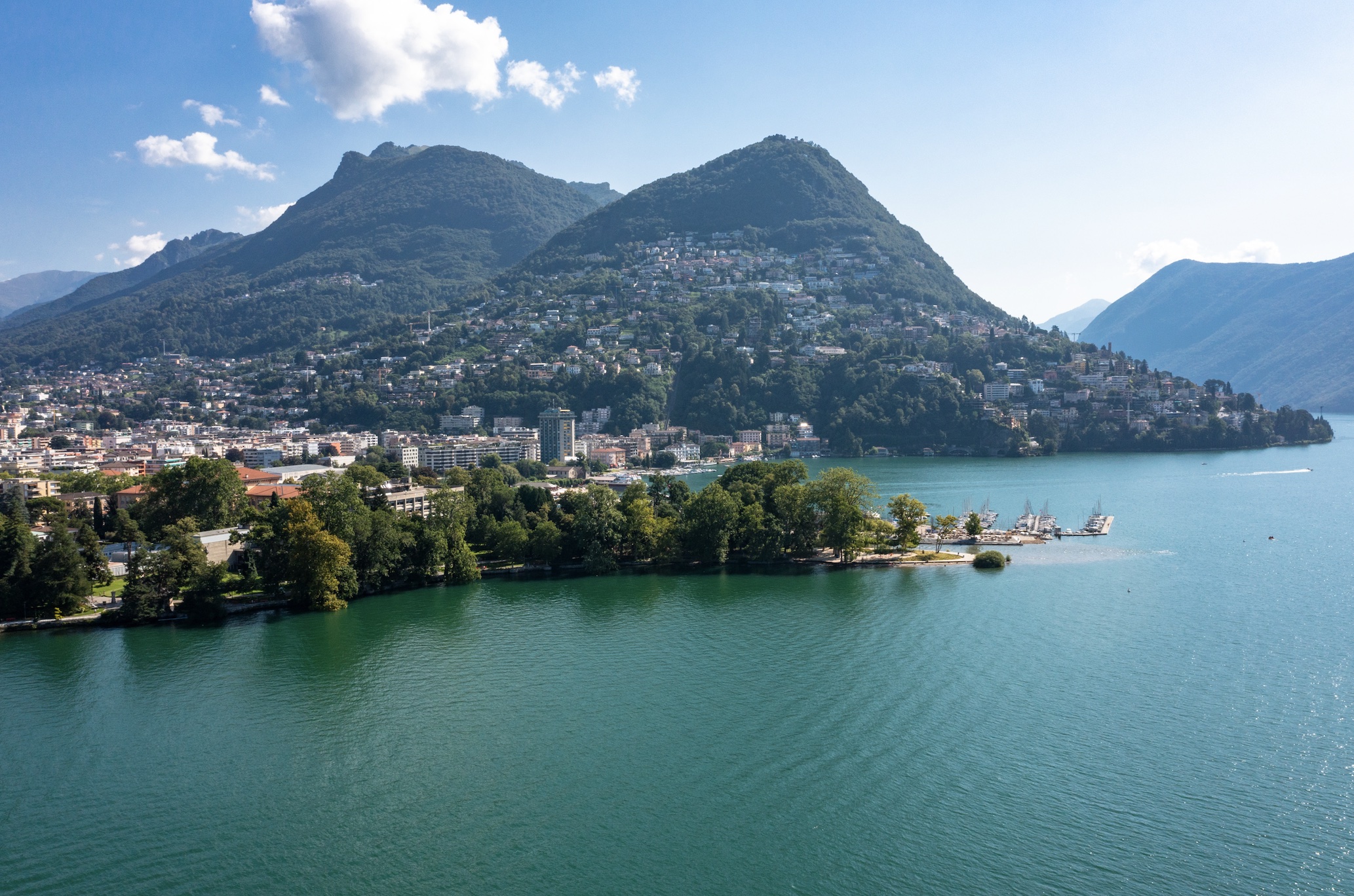 Immagine di sfondo della pagina Lugano Region lancia la stagione escursionistica 2025: sette tour guidati per valorizzare il territorio