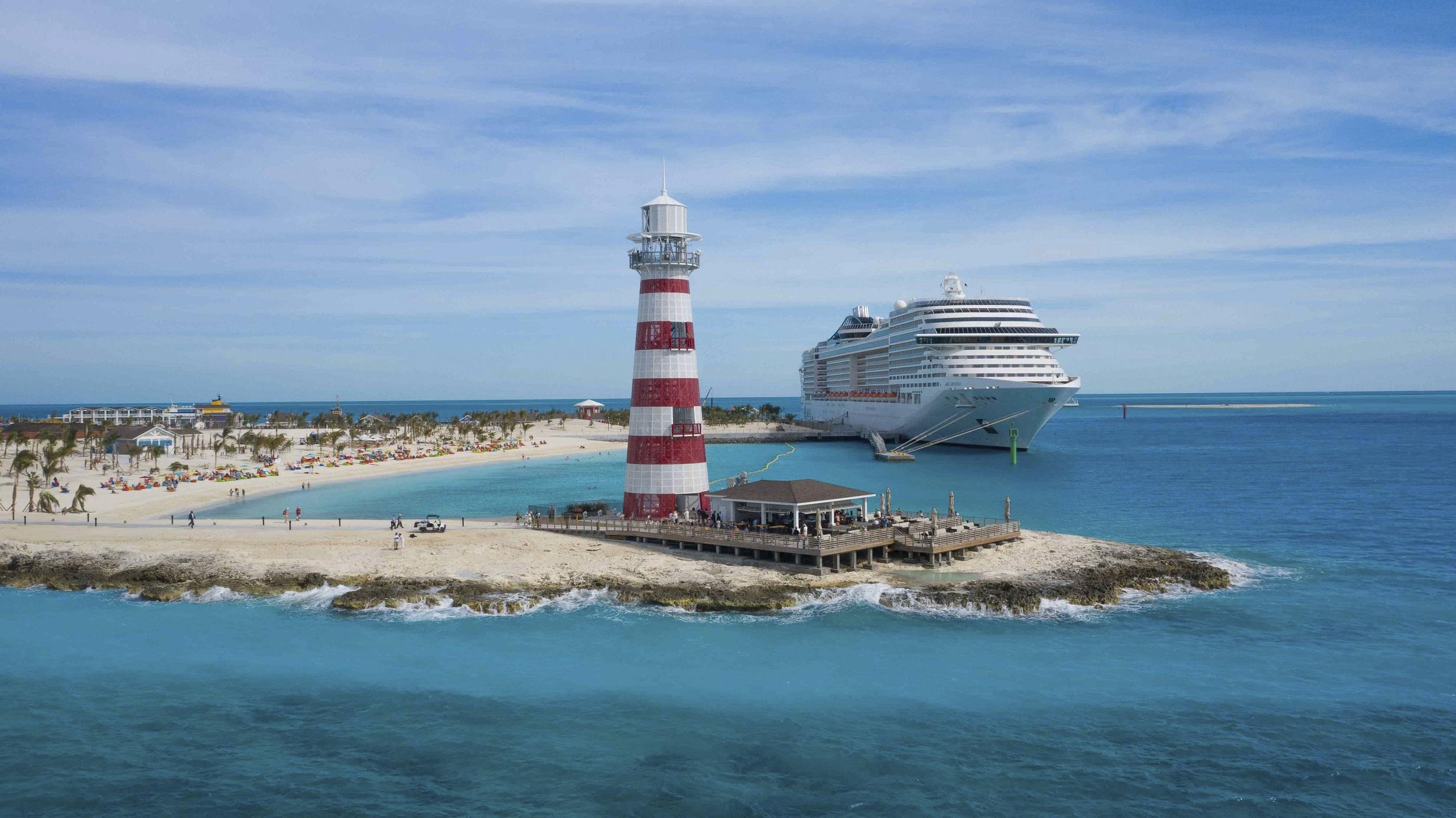 Immagine di sfondo della pagina MSC Divina torna a navigare