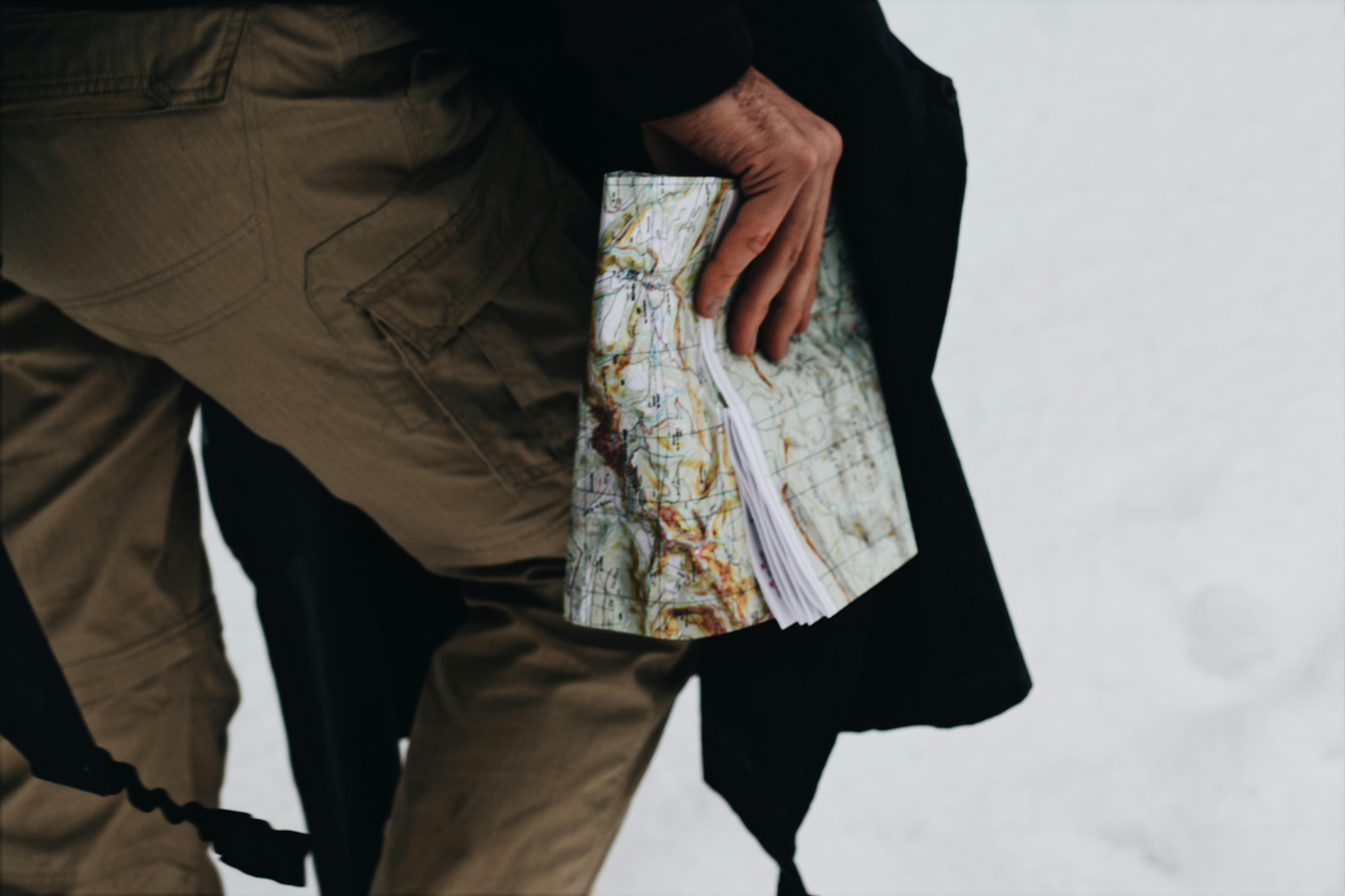 Immagine di sfondo della pagina Esame guida turistica nazionale, GTI: “Programma dispersivo e poco coerente. Sembra un quizzone”