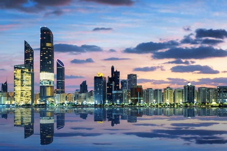 Immagine di sfondo della pagina Mappamondo promuove sei destinazioni con stopover di due notti ad Abu Dhabi gratuito