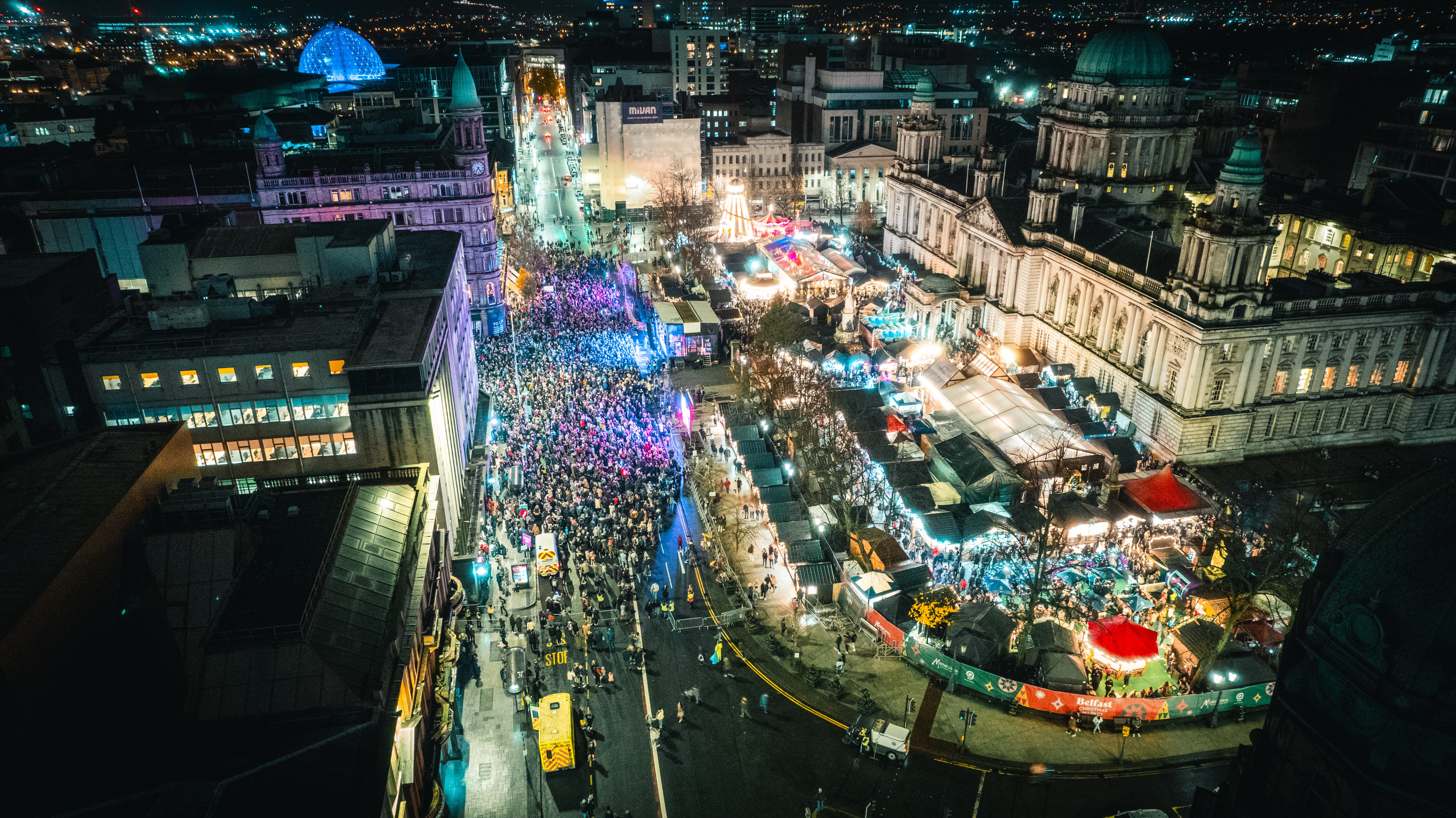 Immagine di sfondo della pagina L'Irlanda del Nord e la magia dei mercatini di Natale