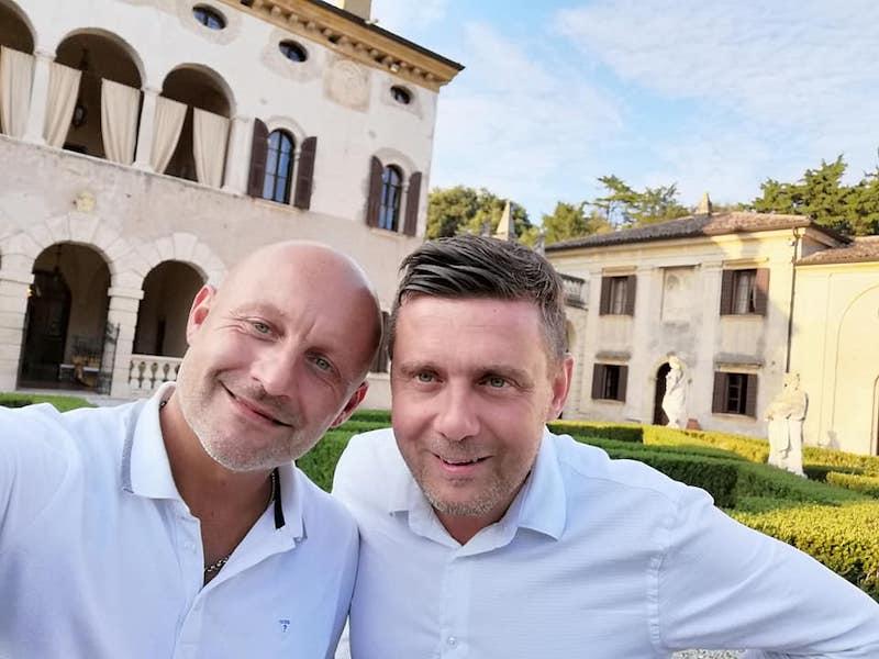 Immagine di sfondo della pagina Enjoynet rafforza il management