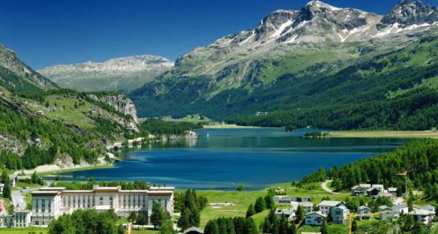 Immagine di sfondo della pagina Swiss Summer Lounge: l'estate svizzera a Milano