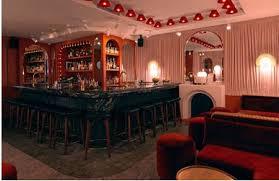 Immagine di sfondo della pagina Il Renaissance Paris Vendome Hotel rinnova il look