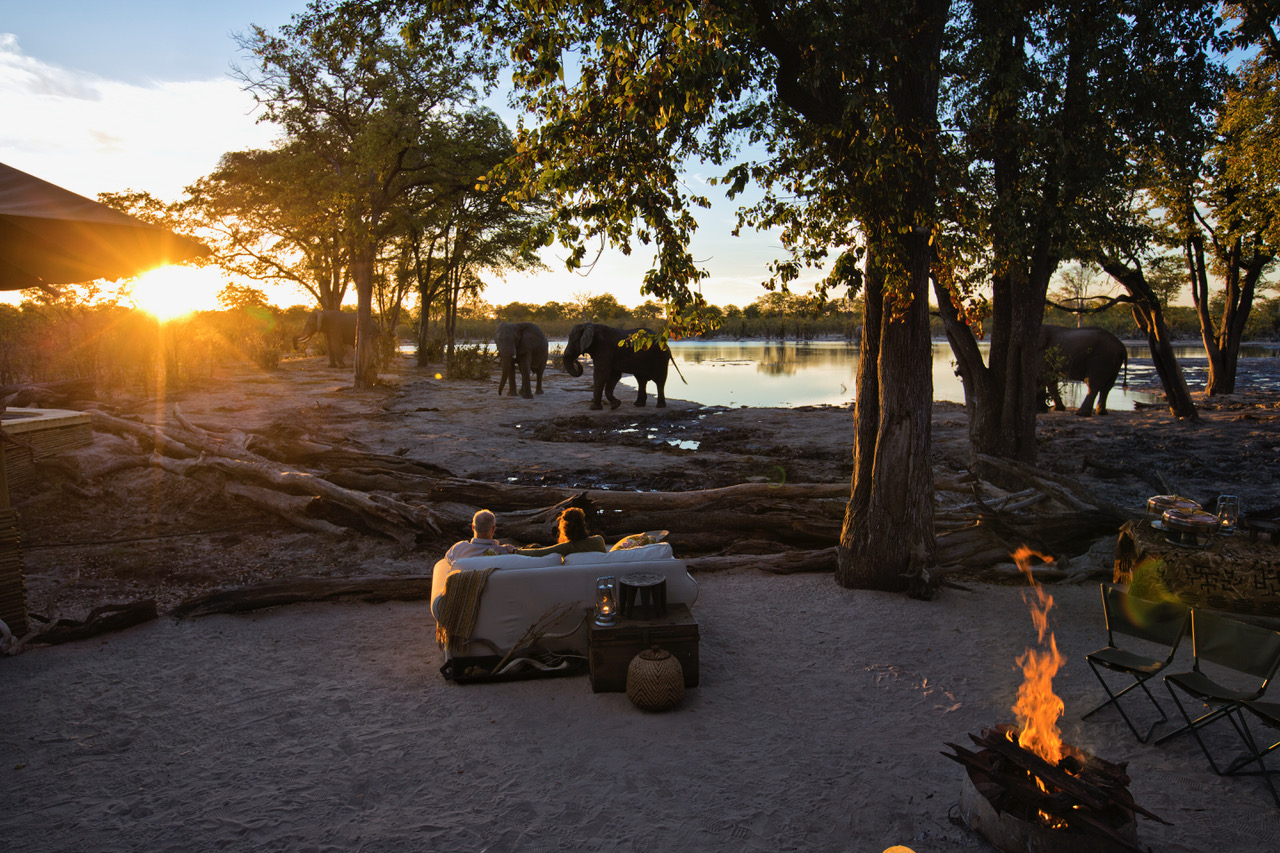 Immagine di sfondo della pagina Elephant Pan Glamping: il luogo ideale per l’elephant-watching