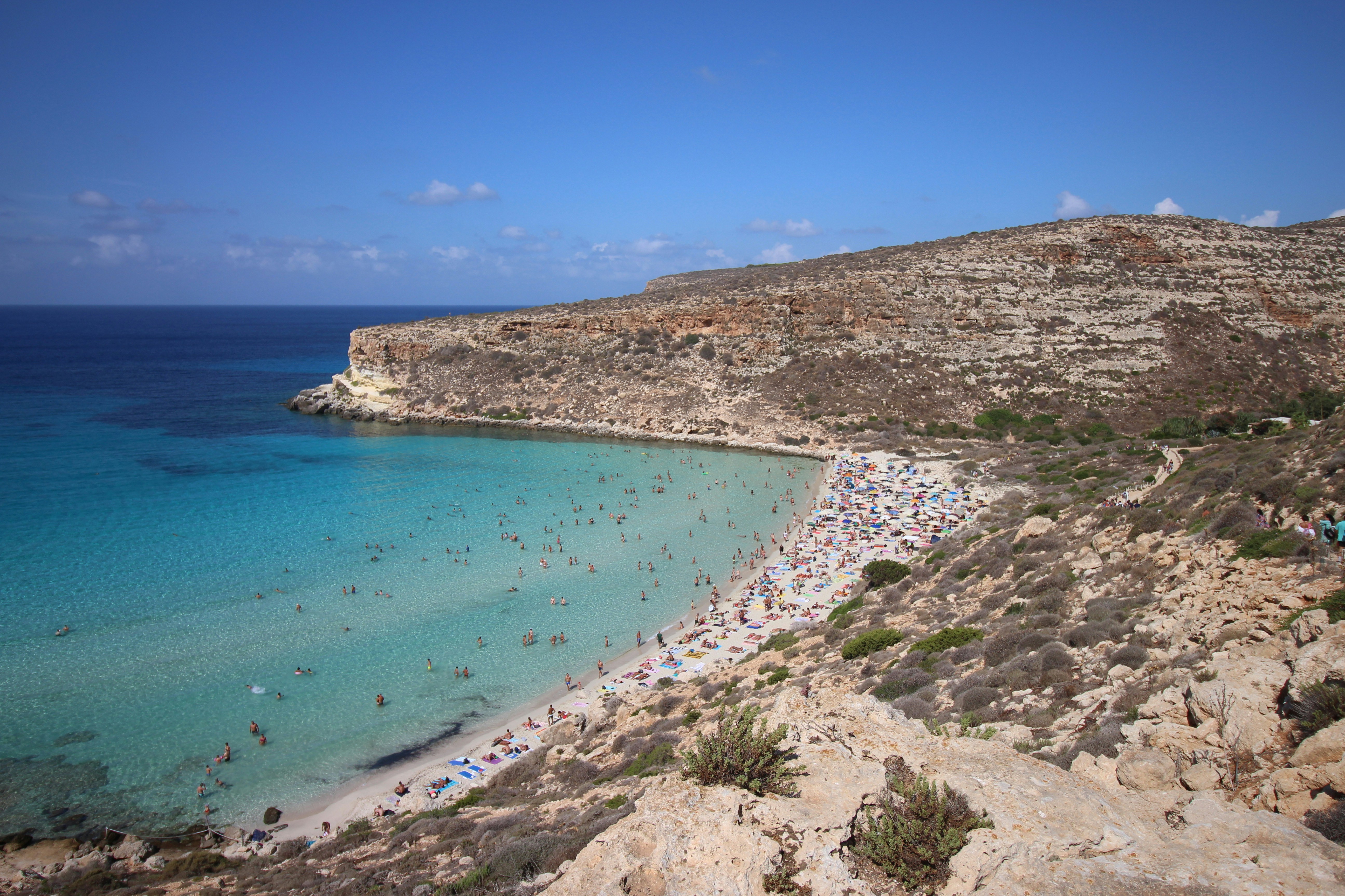 Immagine di sfondo della pagina HelloFly lancia il nuovo Roma–Lampedusa: voli fino al 19 ottobre