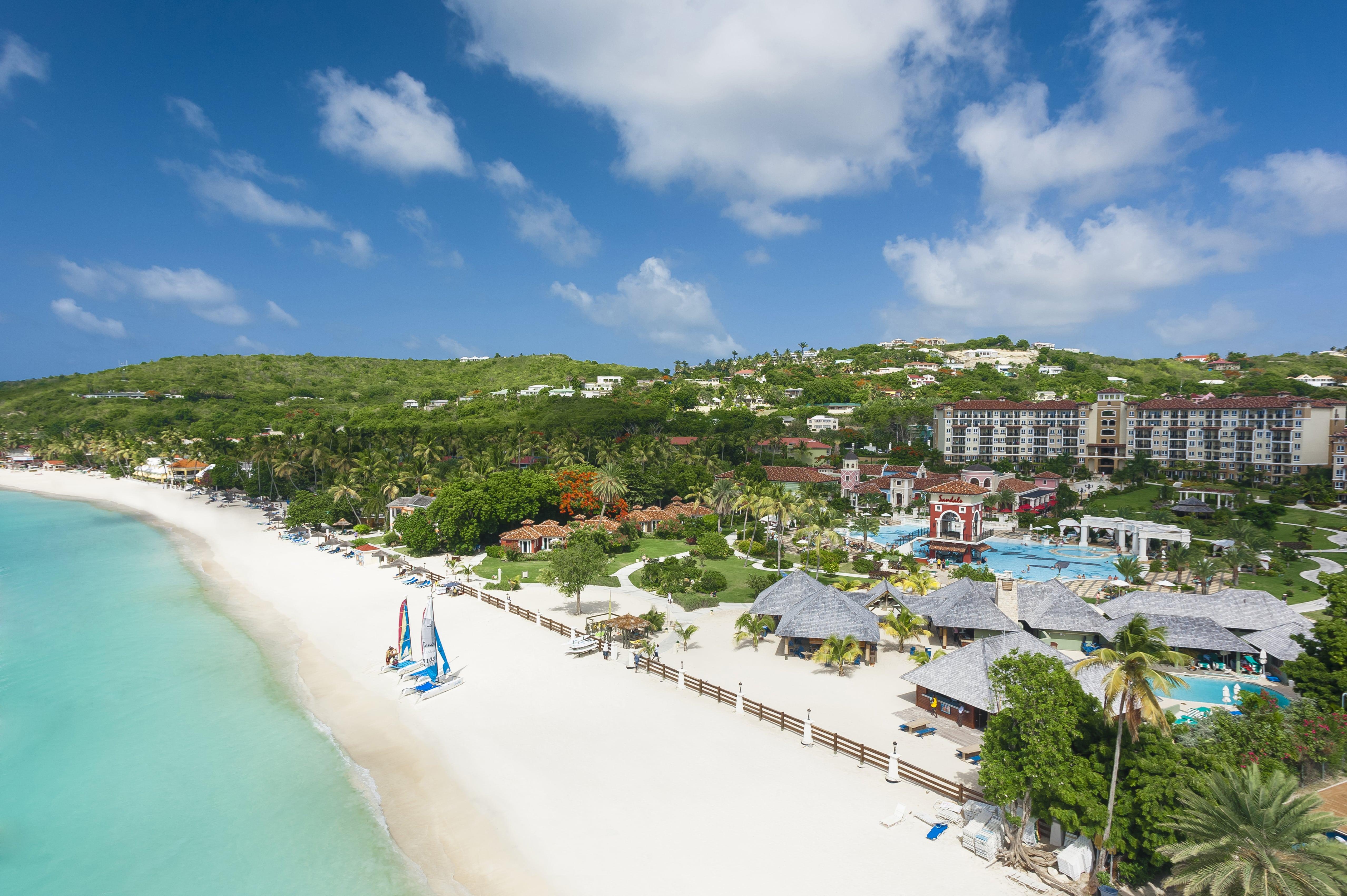 Immagine di sfondo della pagina Sandals Resorts riapre il Sandals Grande Antigua