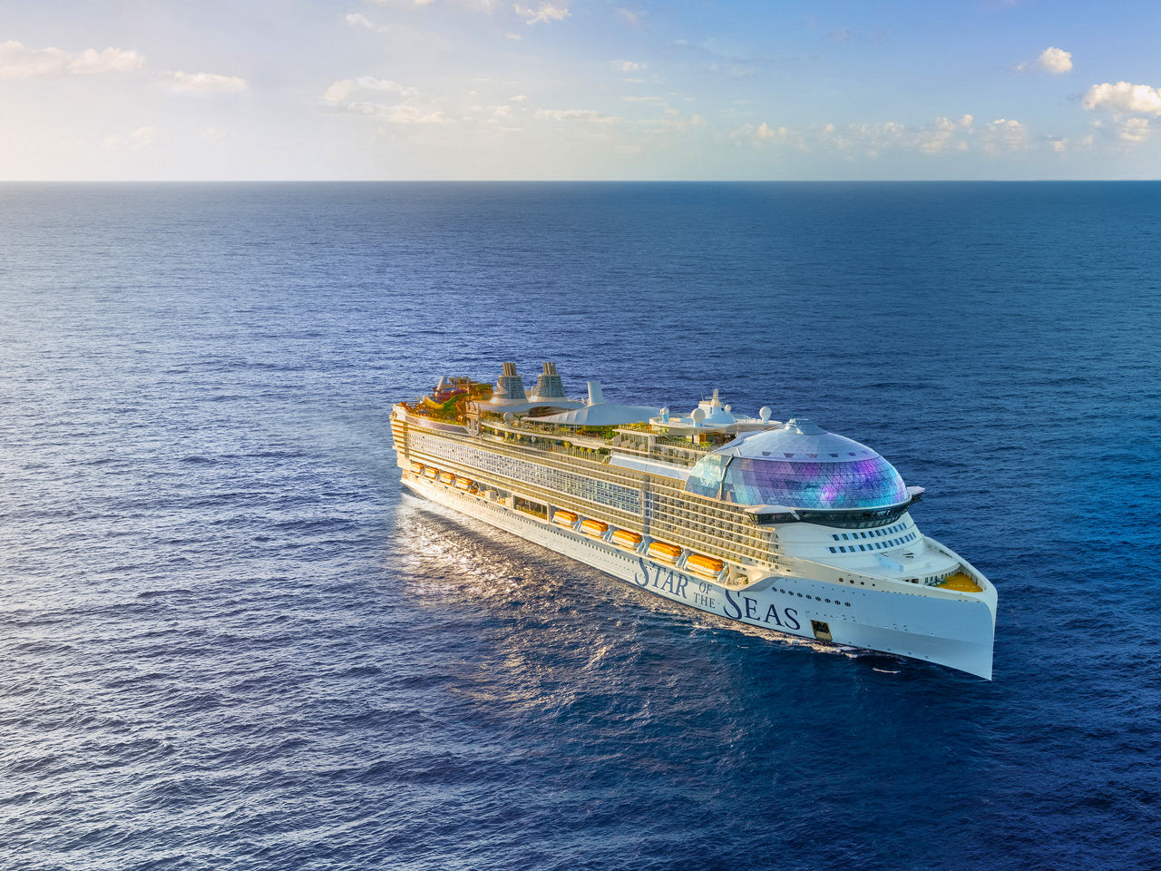 Immagine di sfondo della pagina Royal Caribbean accoglie Star of the Seas: è l’inizio di una nuova era per le vacanze in famiglia