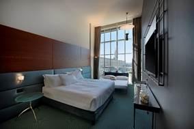 Immagine di sfondo della pagina DoubleTree by Hilton Turin Lingotto, servizi top 