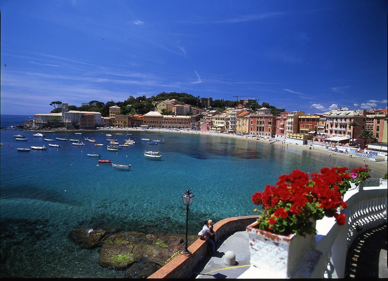 Immagine di sfondo della pagina Liguria, 32 bandiere blu per la summer 2020