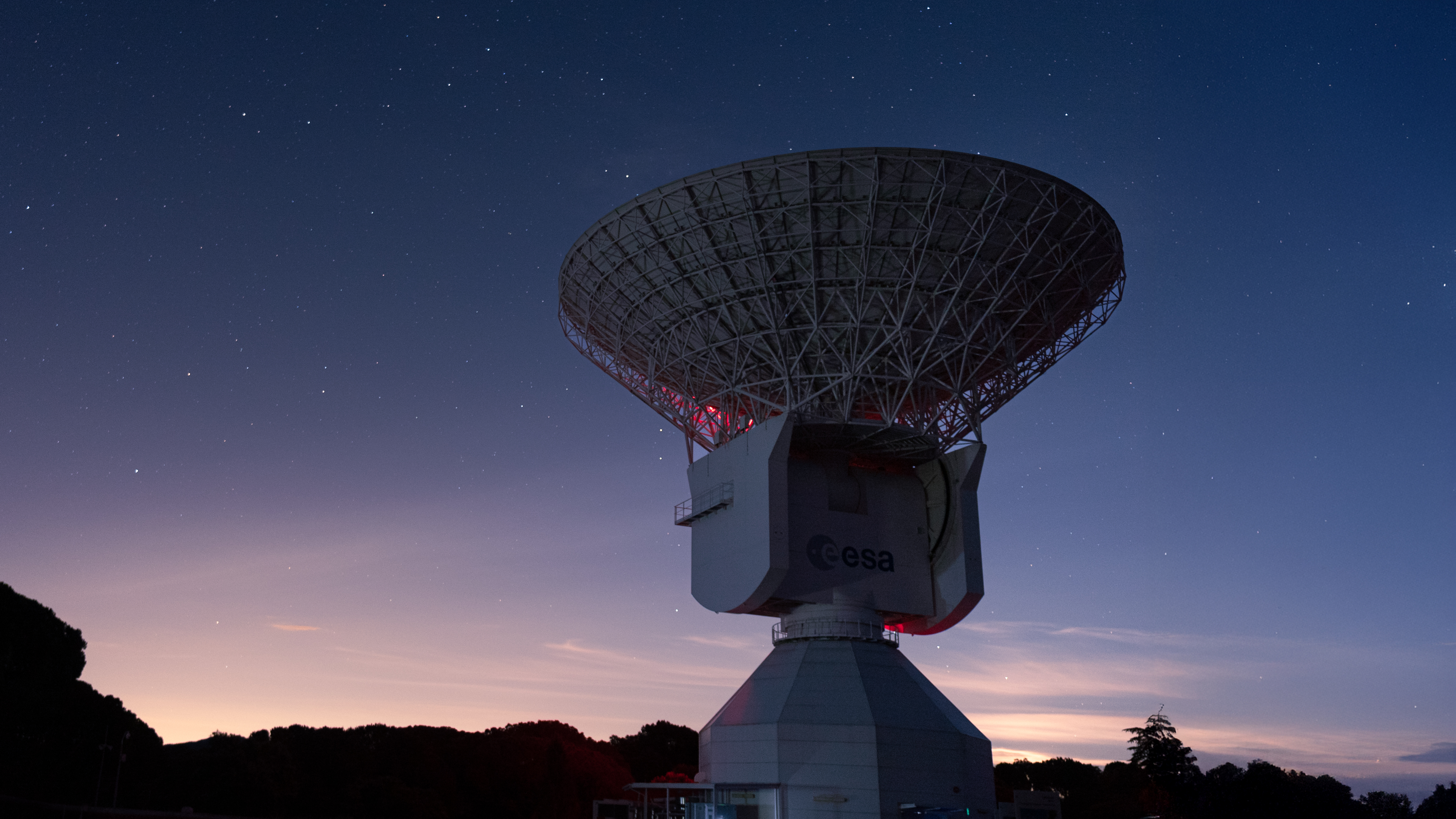 Immagine di sfondo della pagina Strauss nello spazio: Vienna e l’ESA trasmettono il valzer Sul bel Danubio blu alla sonda Voyager 1
