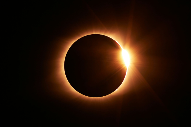 Immagine Astroturismo in crescita: Pitchup svela dove ammirare l’eclissi e le Perseidi