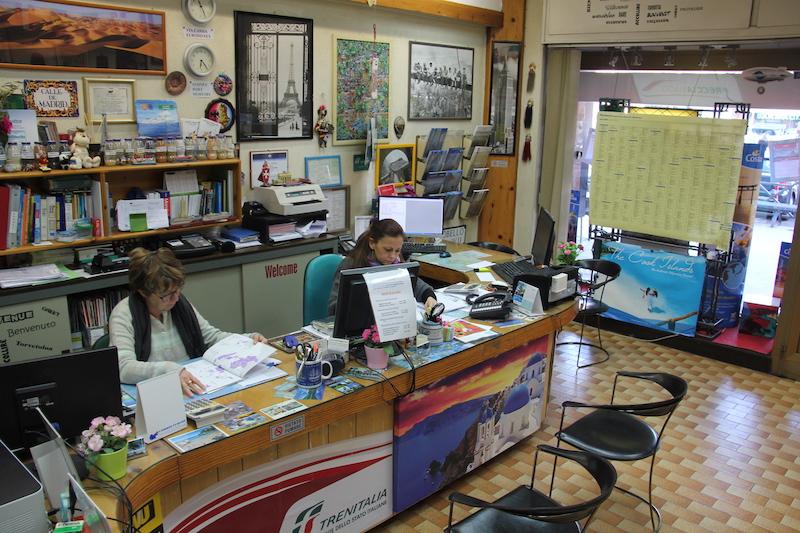 Immagine di sfondo della pagina Cassia Travel, una storia di resilienza