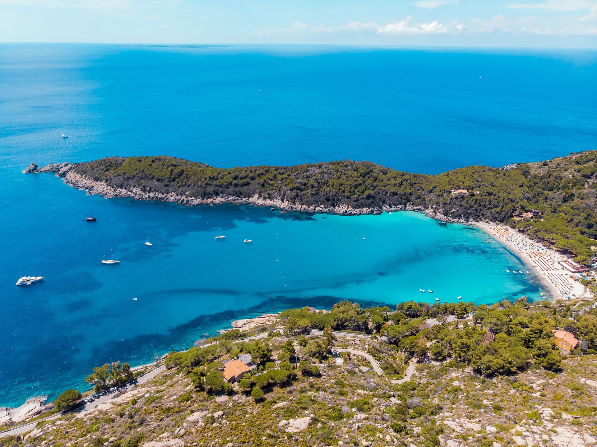 Immagine di sfondo della pagina Isola d’Elba e Costa degli Etruschi: tra natura, storia e leggende