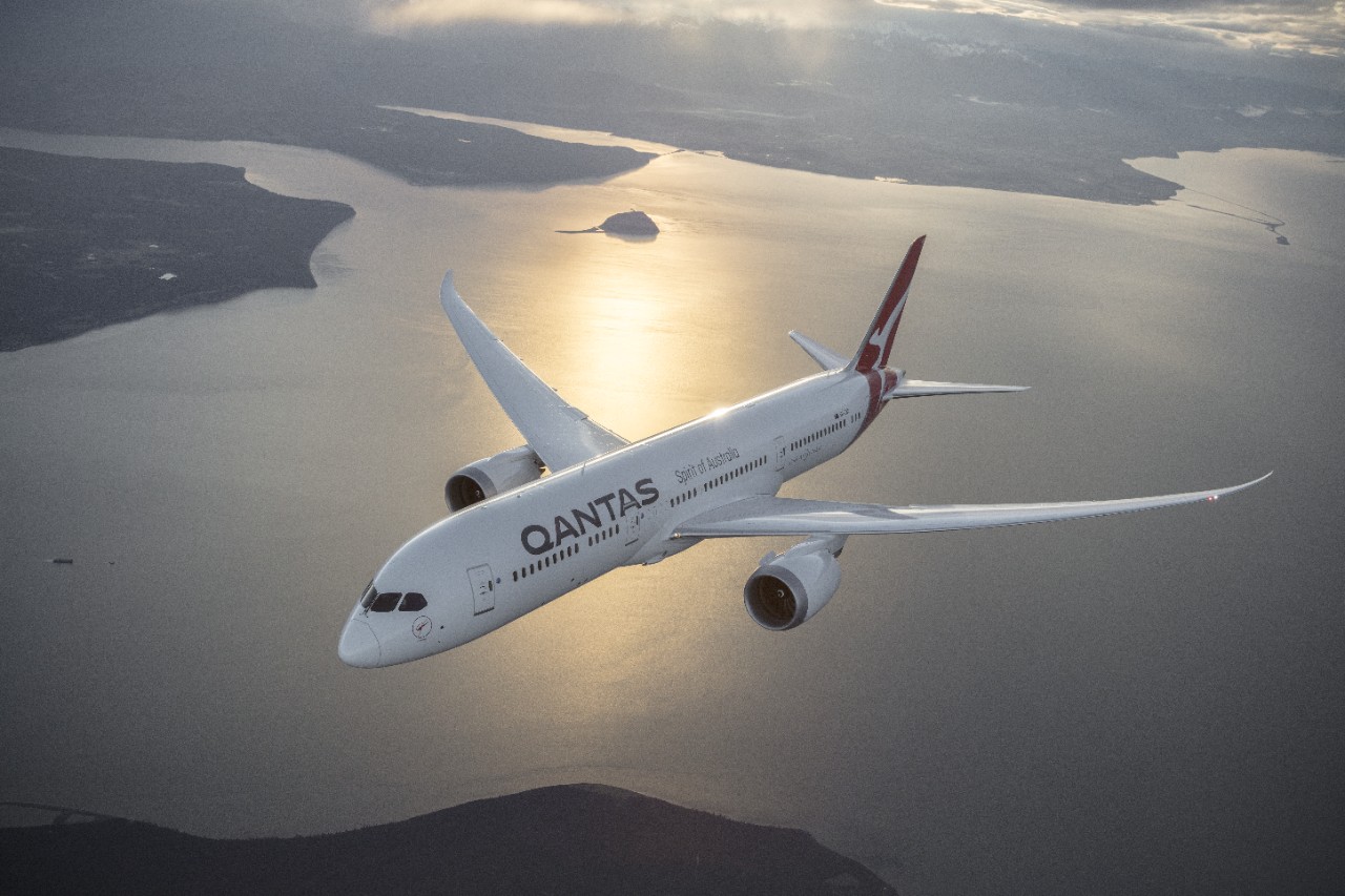 Immagine di sfondo della pagina Qantas raddoppia i voli diretti Roma–Australia: più frequenze e stagione più lunga