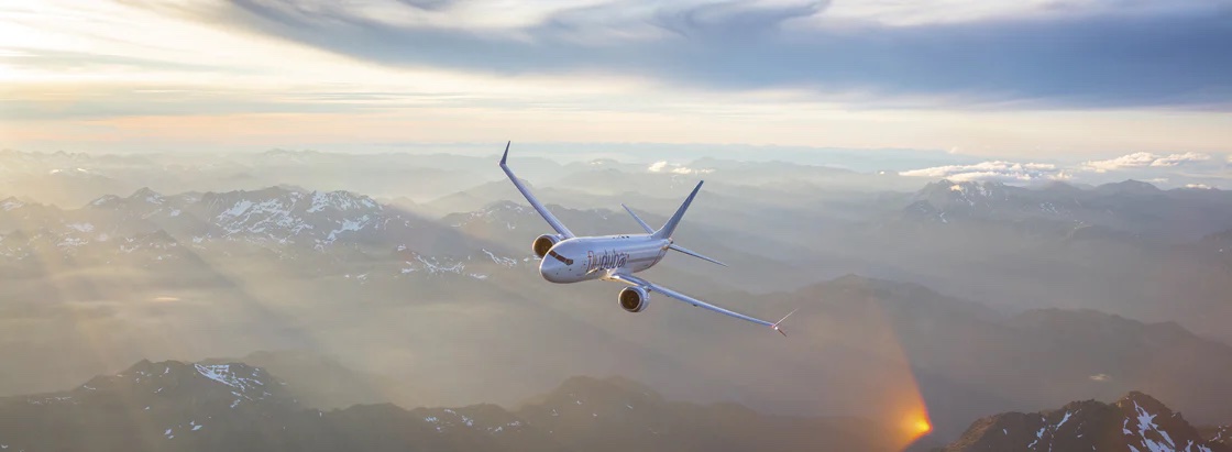 Immagine di sfondo della pagina flydubai accelera la crescita: oltre 125 destinazioni e 2.200 voli settimanali