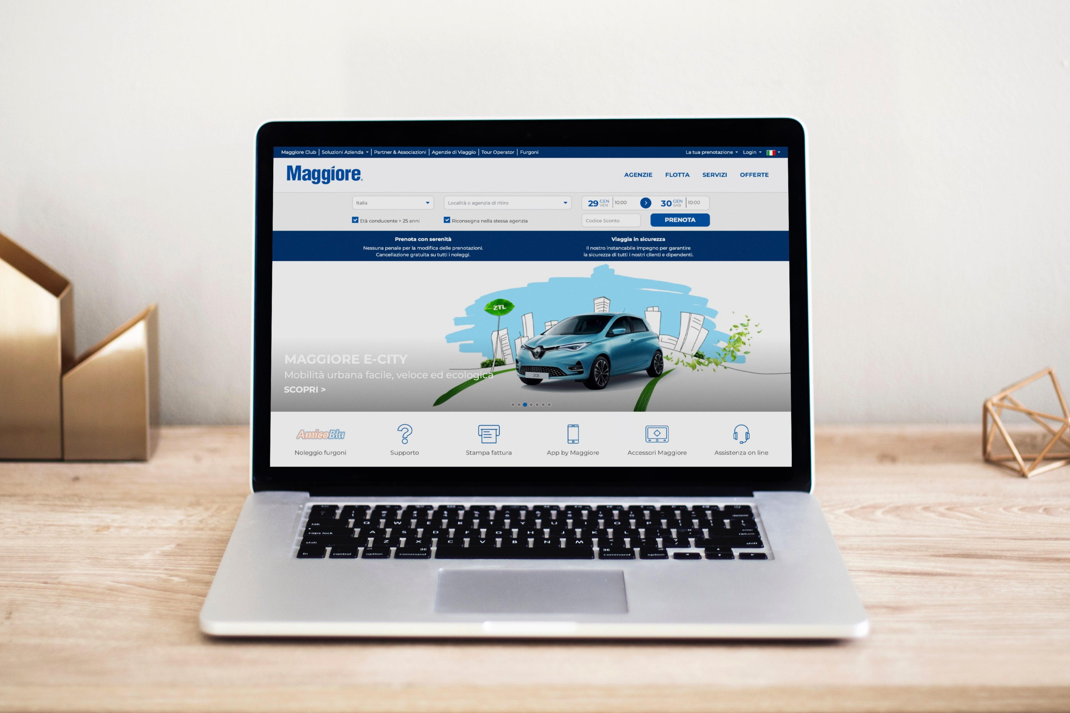 Immagine di sfondo della pagina Maggiore potenzia il web con un nuovo sito