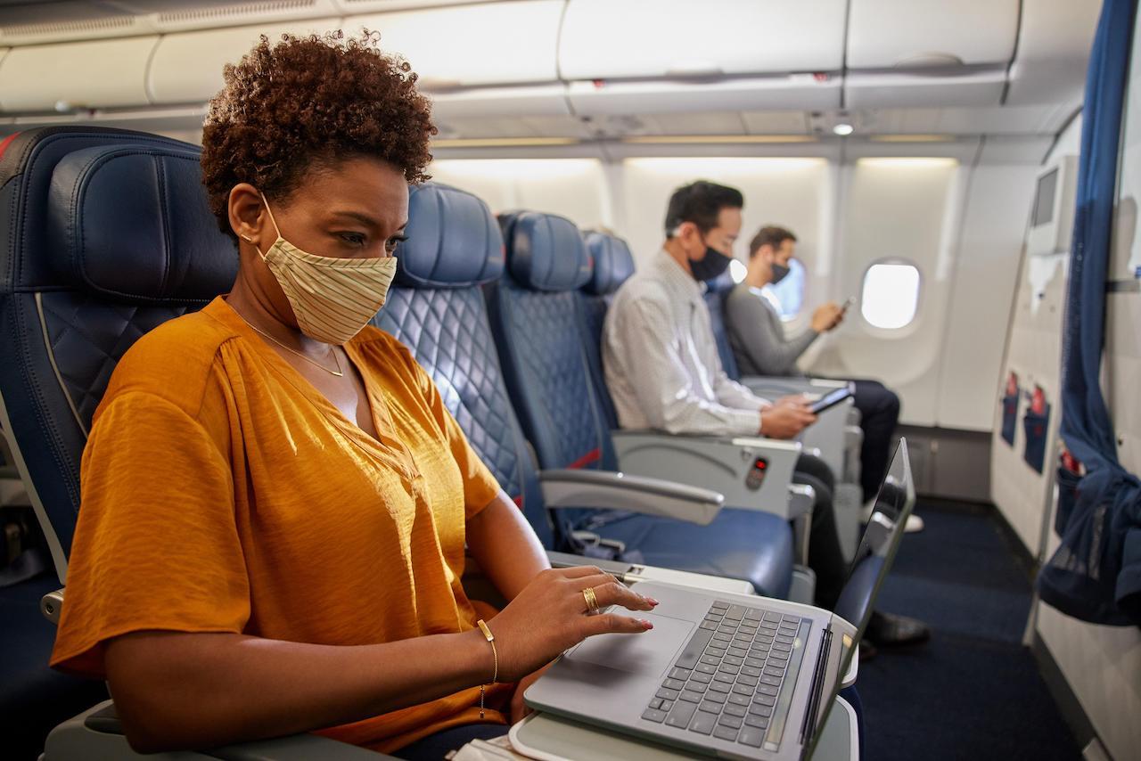 Immagine di sfondo della pagina Delta Airlines potenzia il wifi di bordo