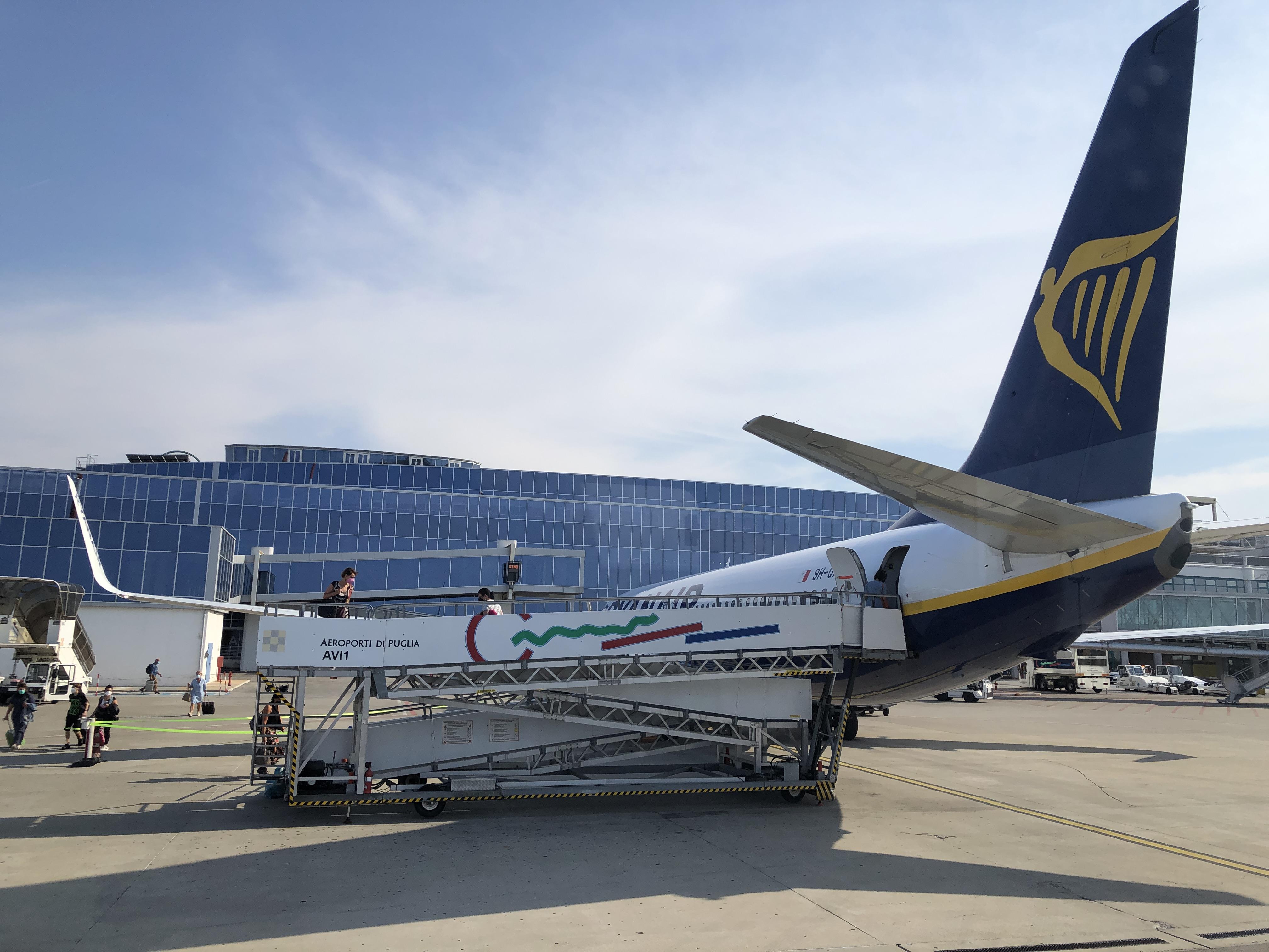 Immagine di sfondo della pagina Ryanair, nuovi voli da Bari e Brindisi