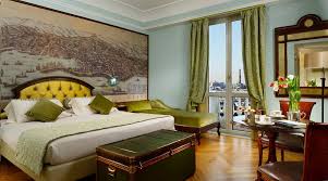 Immagine di sfondo della pagina Genova, il Grand Hotel Savoia entra nella Curio Collection by Hilton