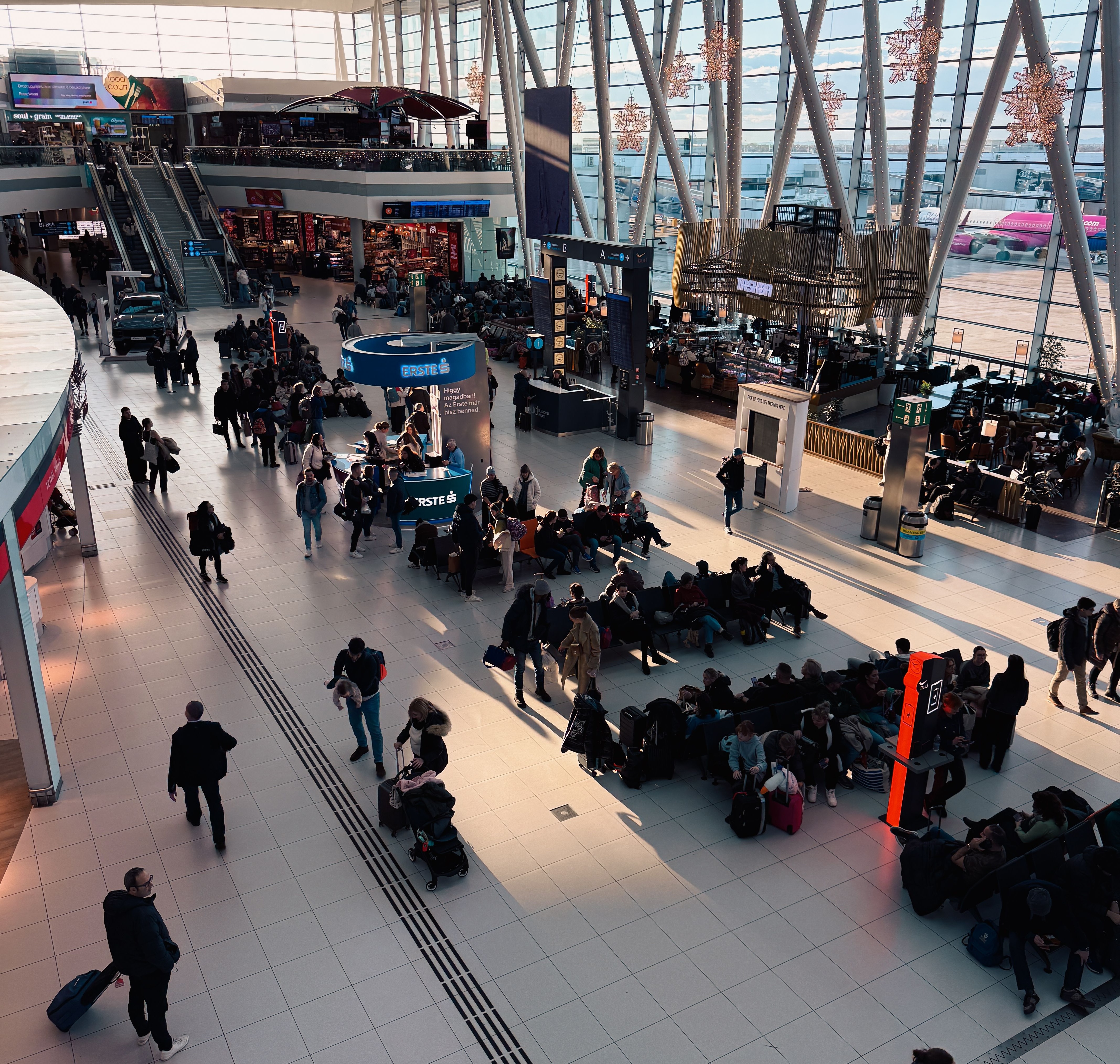 Immagine Traffico aereo in Italia, problemi alla rete dati Enav: possibili ritardi e cancellazioni