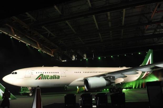 Immagine di sfondo della pagina Alitalia, 3800 voli settimanali nella winter 2016