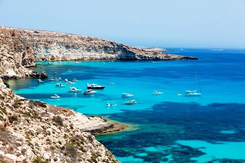 Immagine di sfondo della pagina Pelagie in barca per Imperatore Travel World 